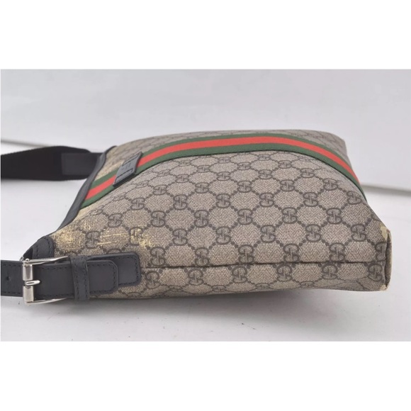 Authenticated Gucci Web Sherry Supreme Messenger Crossbody Bag  (**Has flaws**) - Picture 4 of 13